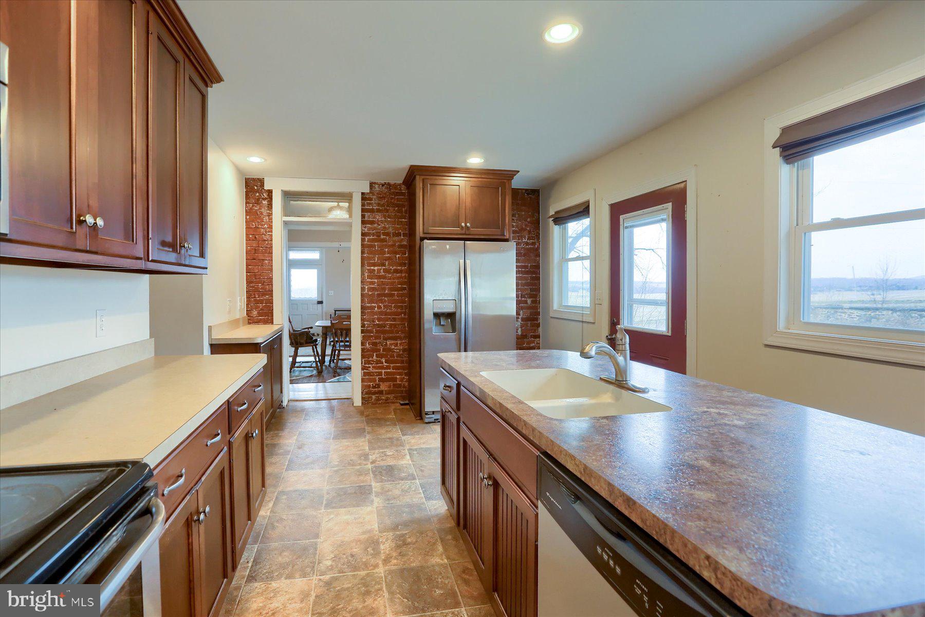 885 Mt Zion Road Dillsburg, PA 17019 - Photo 3 of 36