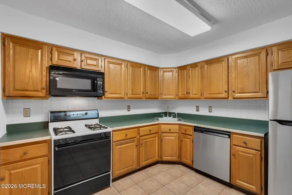 $399,900 | 405 Aberdeen Lane, Unit 425, Toms River, NJ 08753