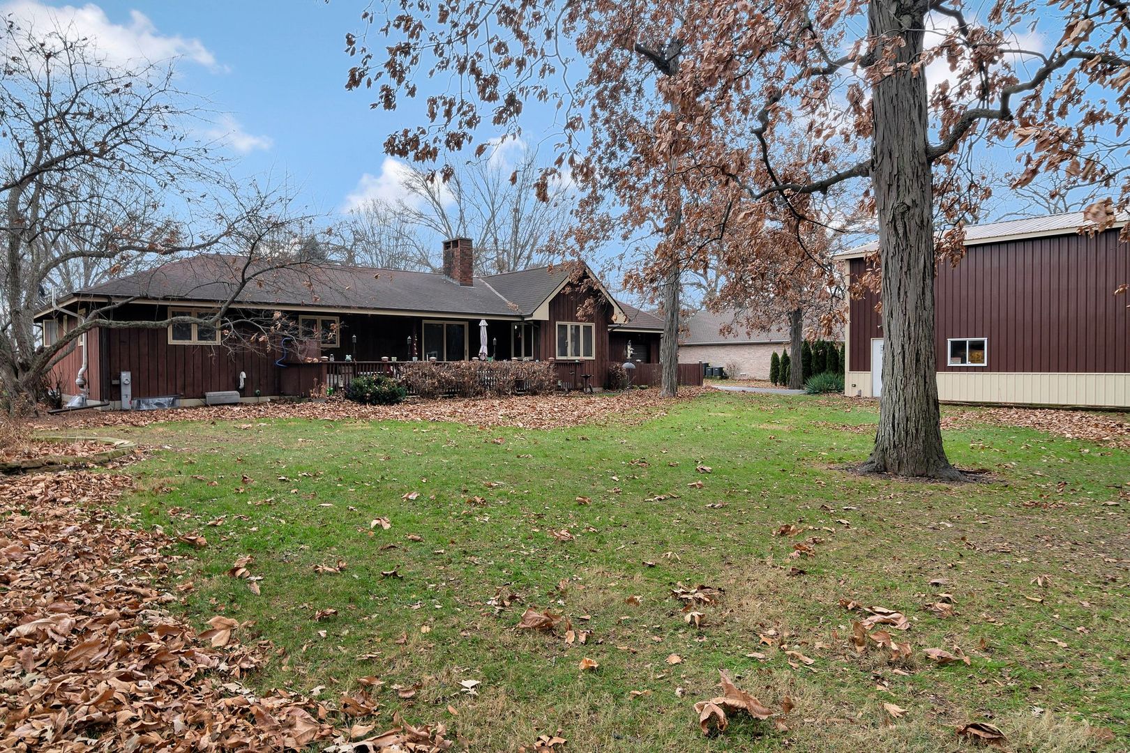 3805 West Sandwich Road Sandwich, IL 60548 - Photo 23 of 28 a house view with a garden space