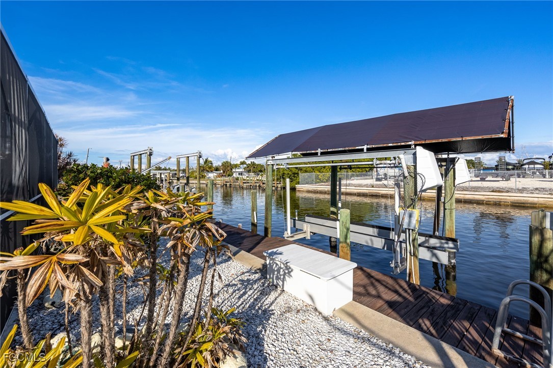 3374 York Road St. James City, FL 33956 - Photo 39 of 49 a view of a balcony with chairs