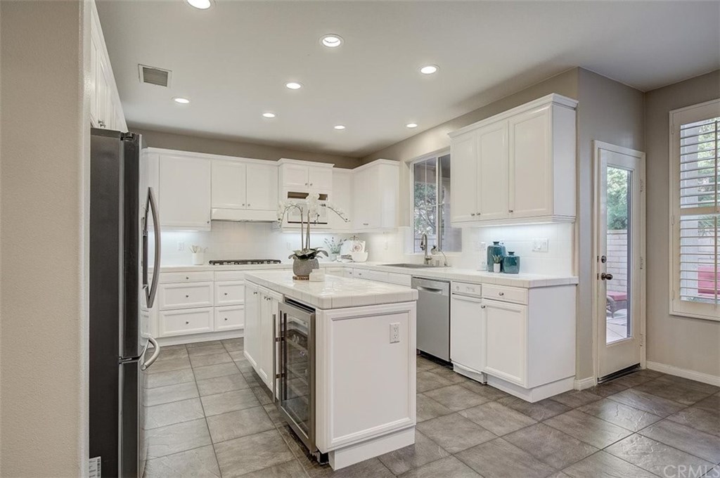 304 Winslow Avenue Long Beach, CA 90814 - Photo 14 of 53