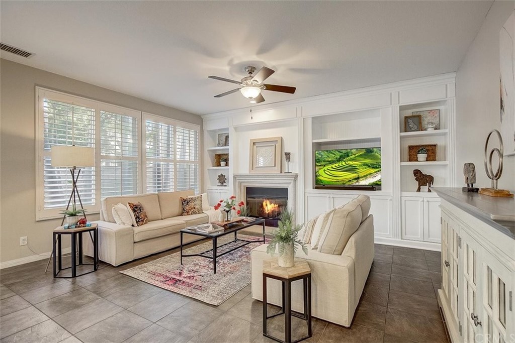 304 Winslow Avenue Long Beach, CA 90814 - Photo 8 of 53