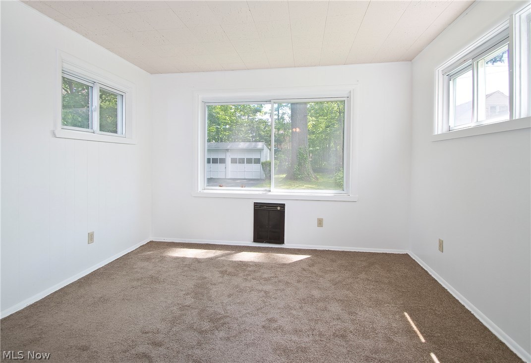 1097 Rushleigh Road Cleveland Heights, OH 44121 - Photo 7 of 15