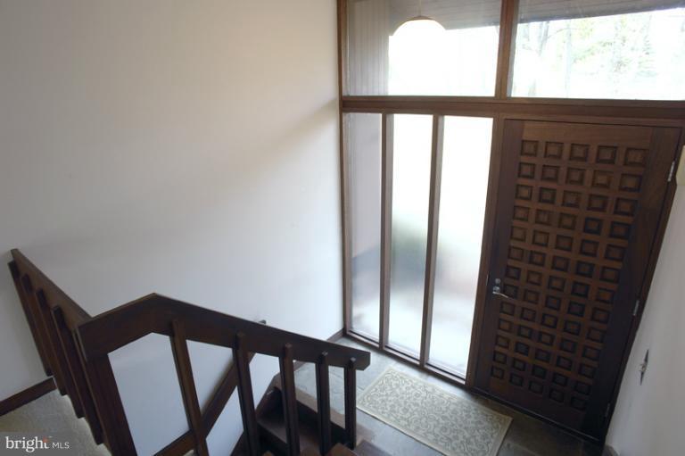 10606 Sweepstakes Road Damascus, MD 20872 - Photo 6 of 30 Split foyer!