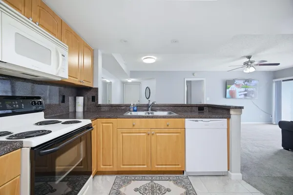 $2,375 | 9244 West Atlantic Boulevard, Unit 1214, Coral Springs, FL 33071