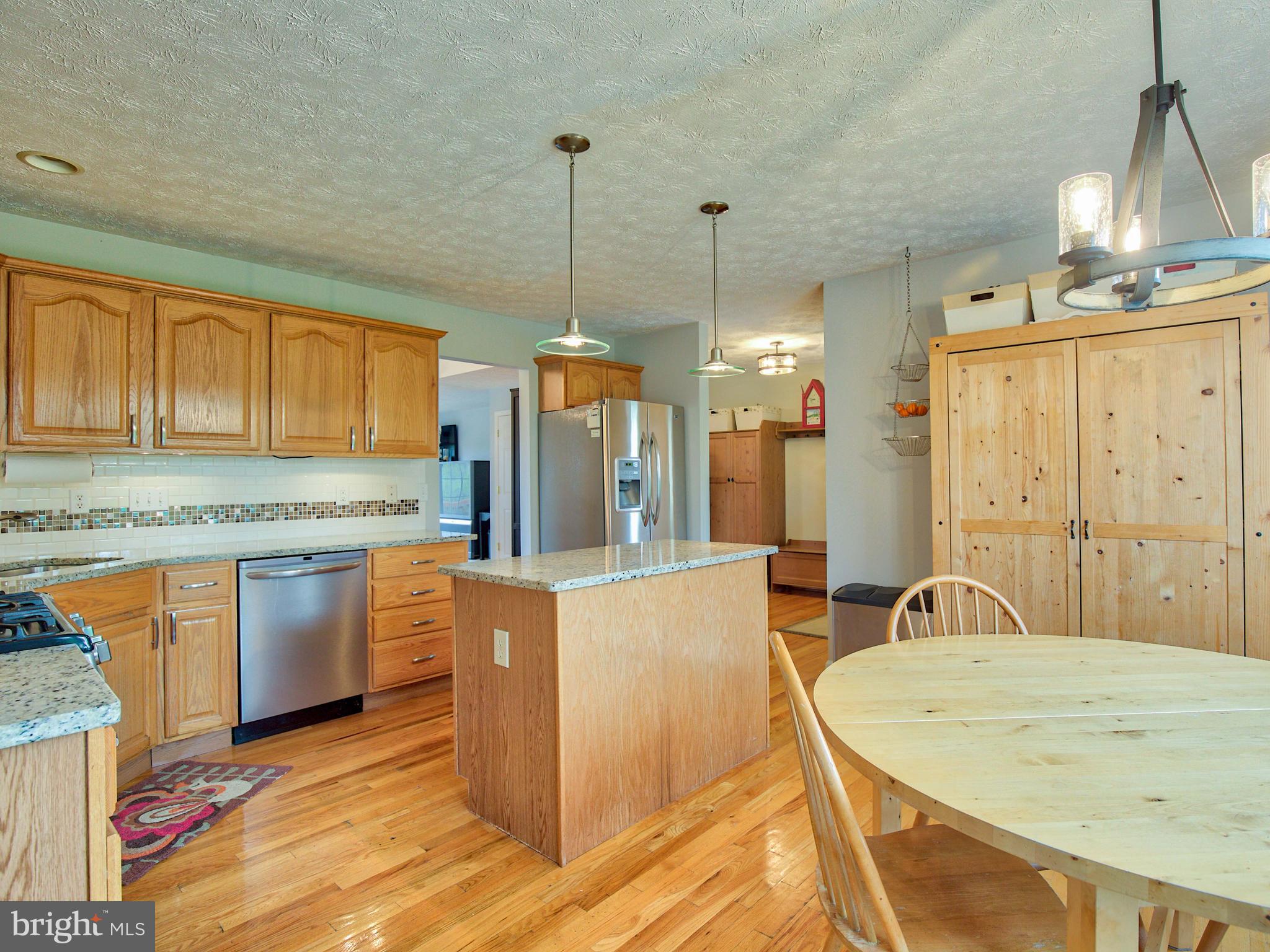 3653 Shepherds Mill Road Berryville, VA 22611 - Photo 23 of 40 Tile backsplash & under cabinet lighting
