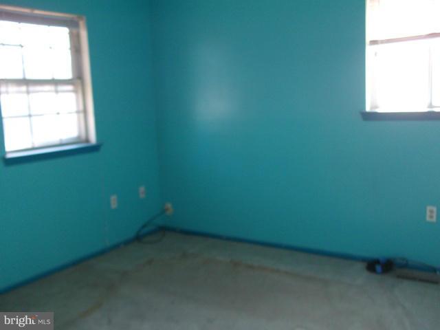 344 Laburnum Road Edgewood, MD 21040 - Photo 9 of 15 an empty room with a window