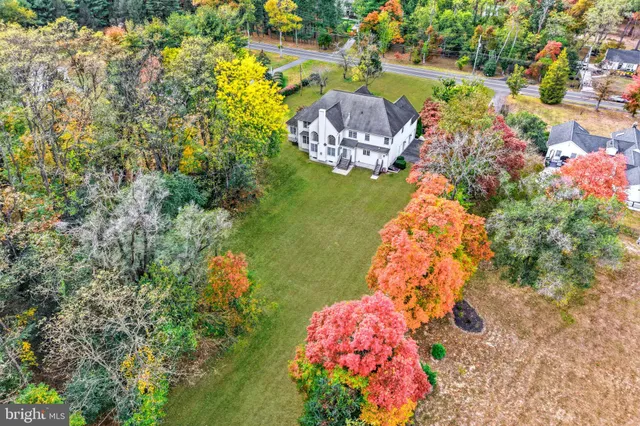 a view of an outdoor space and a yard