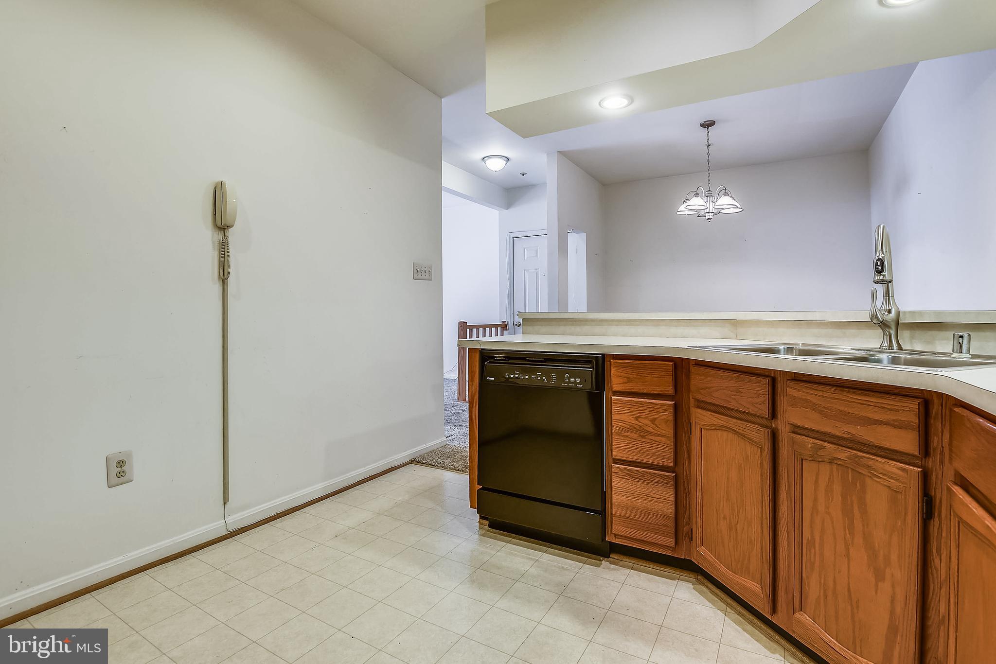 2704 Summerview Way, Unit 103 Annapolis, MD 21401 - Photo 18 of 41 Kitchen with Room for Table