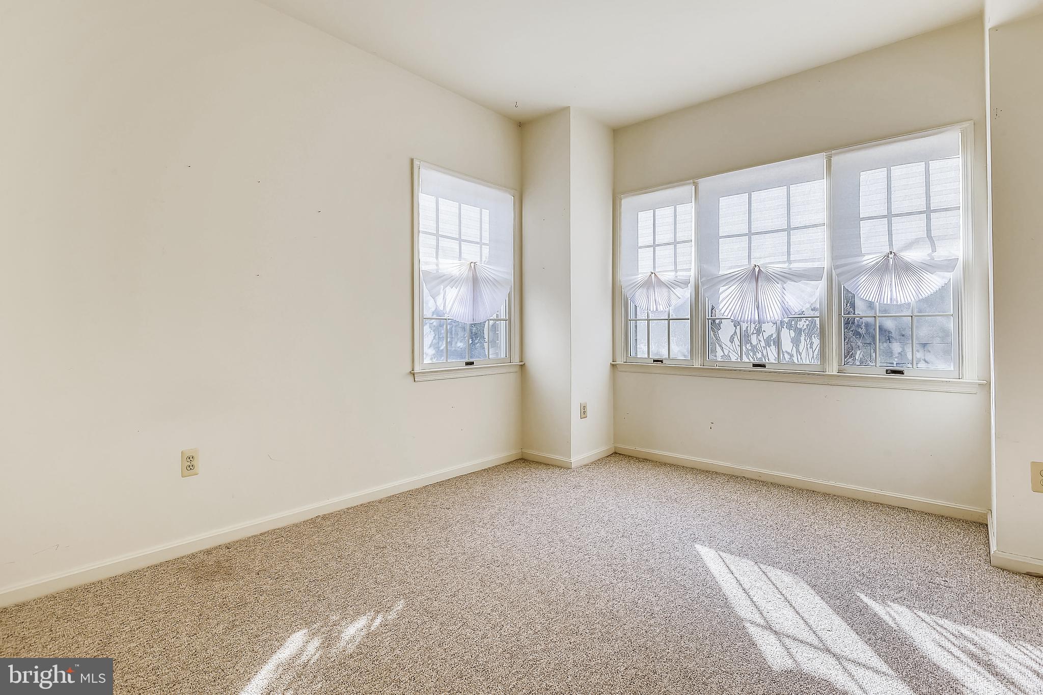2704 Summerview Way, Unit 103 Annapolis, MD 21401 - Photo 27 of 41 Second Bedroom