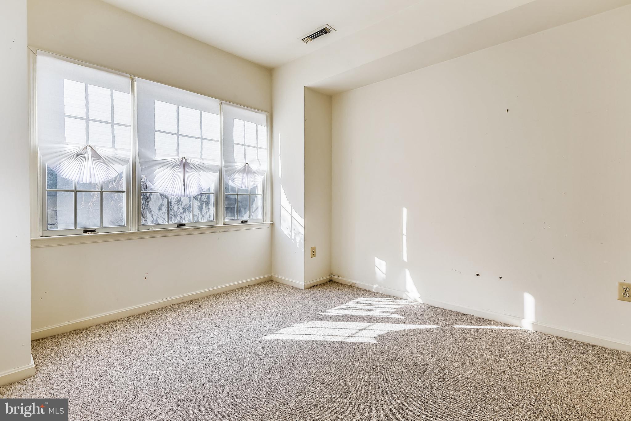 2704 Summerview Way, Unit 103 Annapolis, MD 21401 - Photo 28 of 41 Second Bedroom