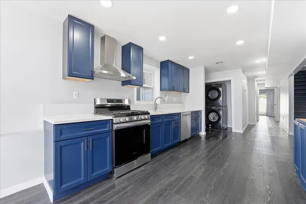 $3,700 | 225 Freeman Avenue, Unit 1, Jersey City, NJ 07306