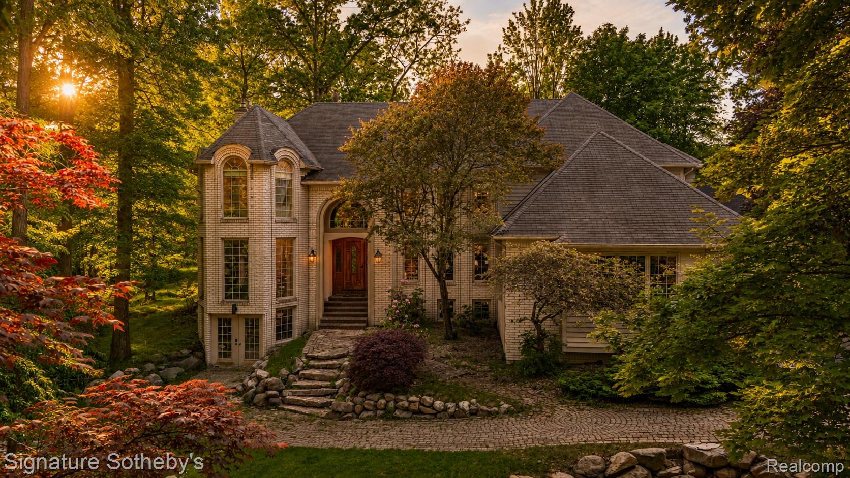 2855 Cranbrook Ridge Court Rochester, MI 48306 - Photo 2 of 32 6D2934C5-3022-462E-B484-02D6DC23725D.PNG.jpg