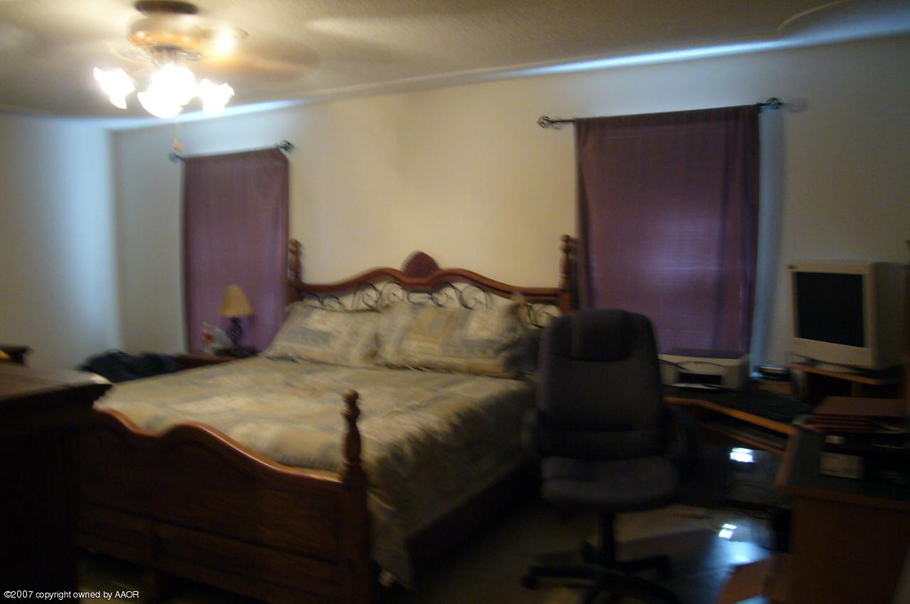 5700 South Milam Street Amarillo, TX 79110 - Photo 6 of 10 Master Bedroom