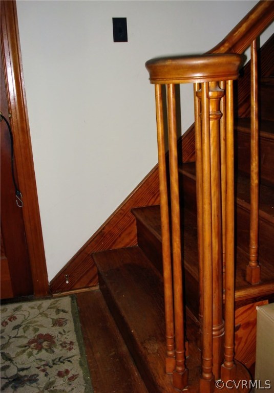 2110 Springdale Road Richmond, VA 23222 - Photo 4 of 19 beautiful spiral stair banister