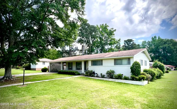 $215,000 | 200 Westview Circle, McComb, MS 39648