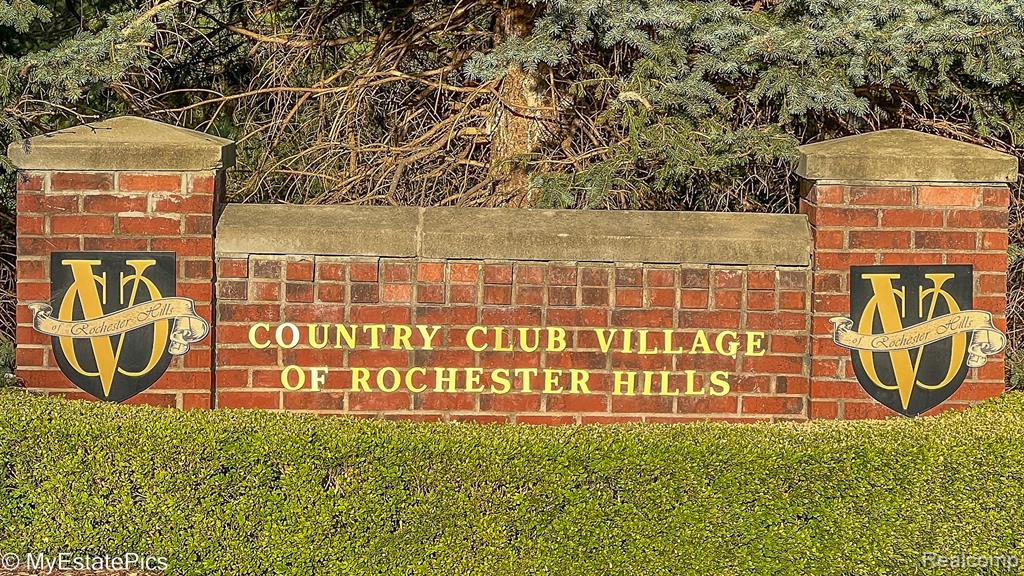 3526 Everett Drive Rochester Hills, MI 48307 - Photo 4 of 64