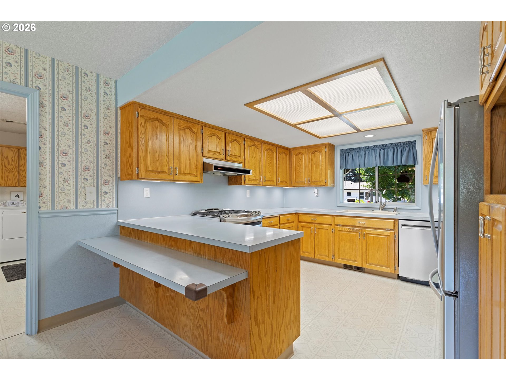 339 Northeast South Shore Road Portland, OR 97211 - Photo 6 of 48 Gallery Image 6