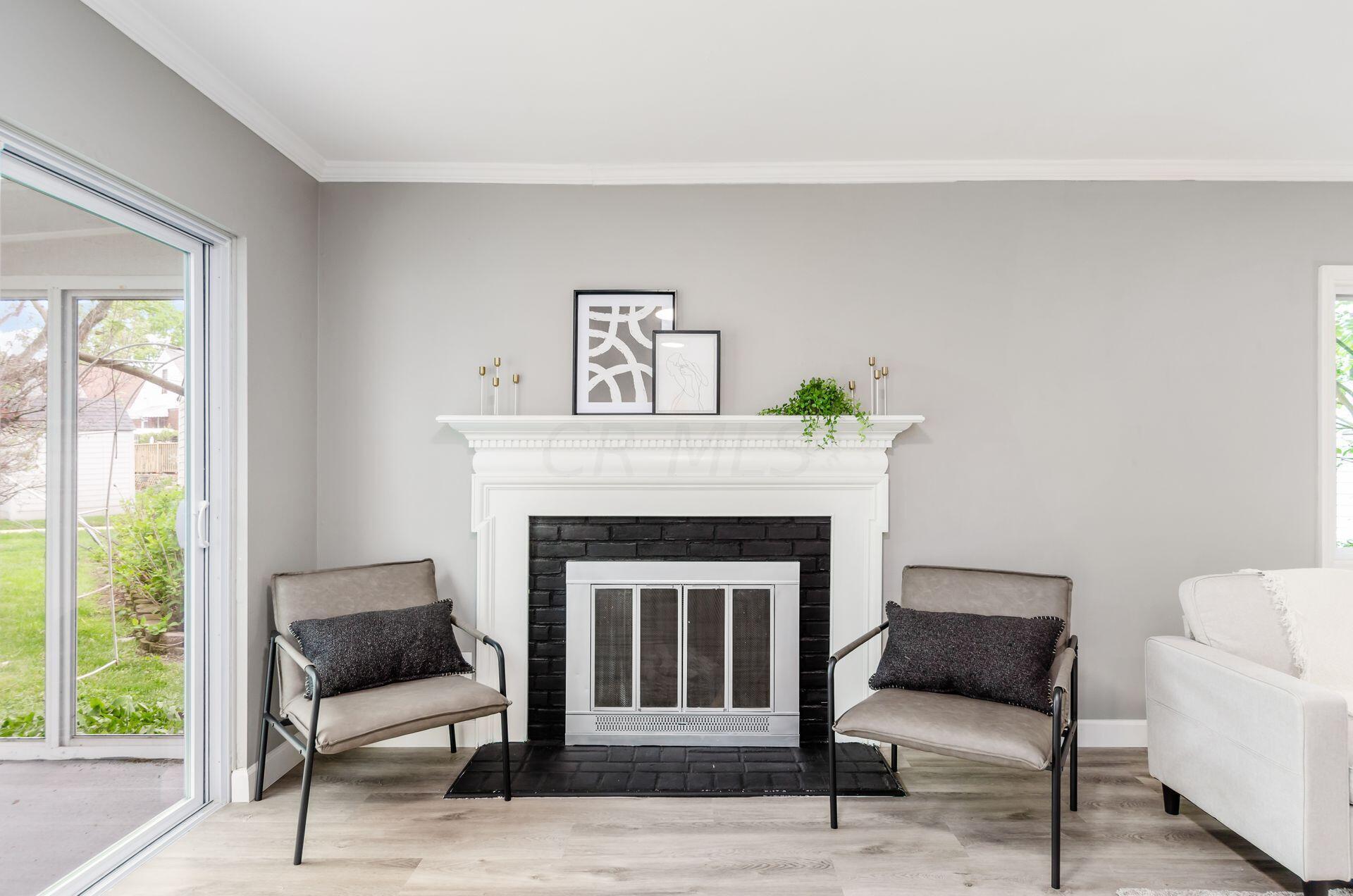 1094 Kenwick Road Columbus, OH 43209 - Photo 13 of 43 Living Room