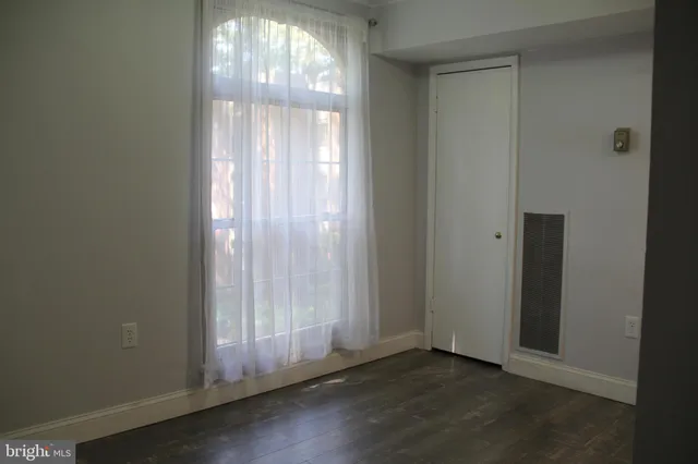 $2,250 | 3360 Woodburn Road, Unit 23, Annandale, VA 22003