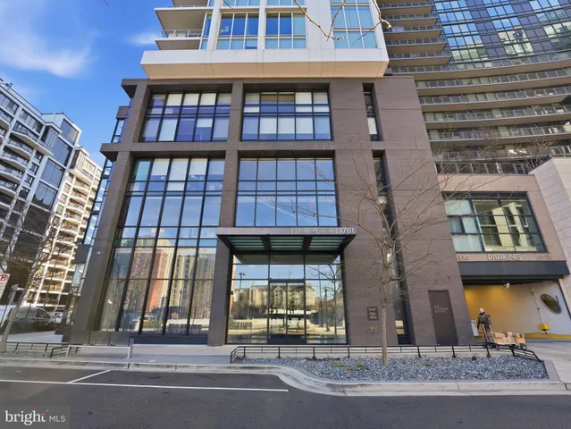 $10,000 | 1781 North Pierce Street, Unit 2203, Arlington, VA 22209