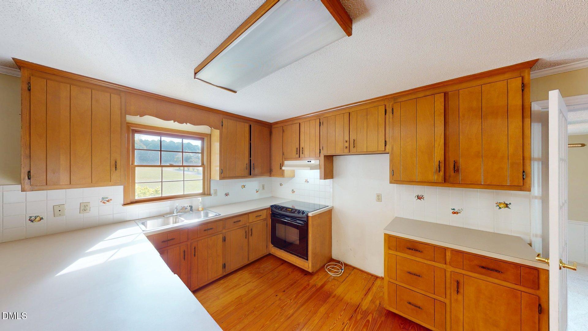 2805 Redwood Road Durham, NC 27704 - Photo 14 of 26 Kitchen