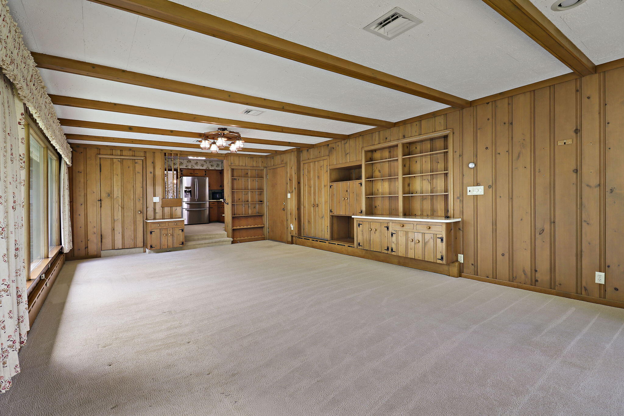 2116 37th Street Kenosha, WI 53140 - Photo 11 of 30 Family Room into Kitchen