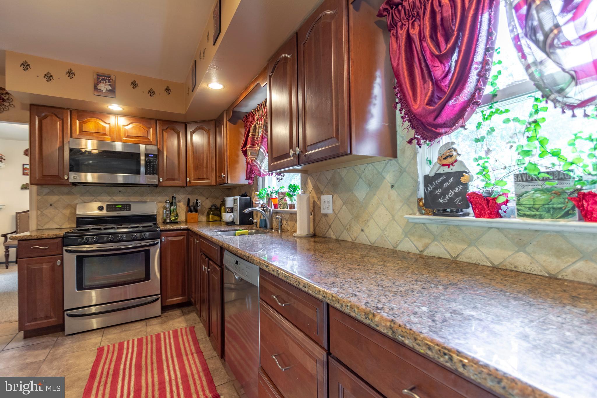274 Centennial Road Warminster, PA 18974 - Photo 7 of 33