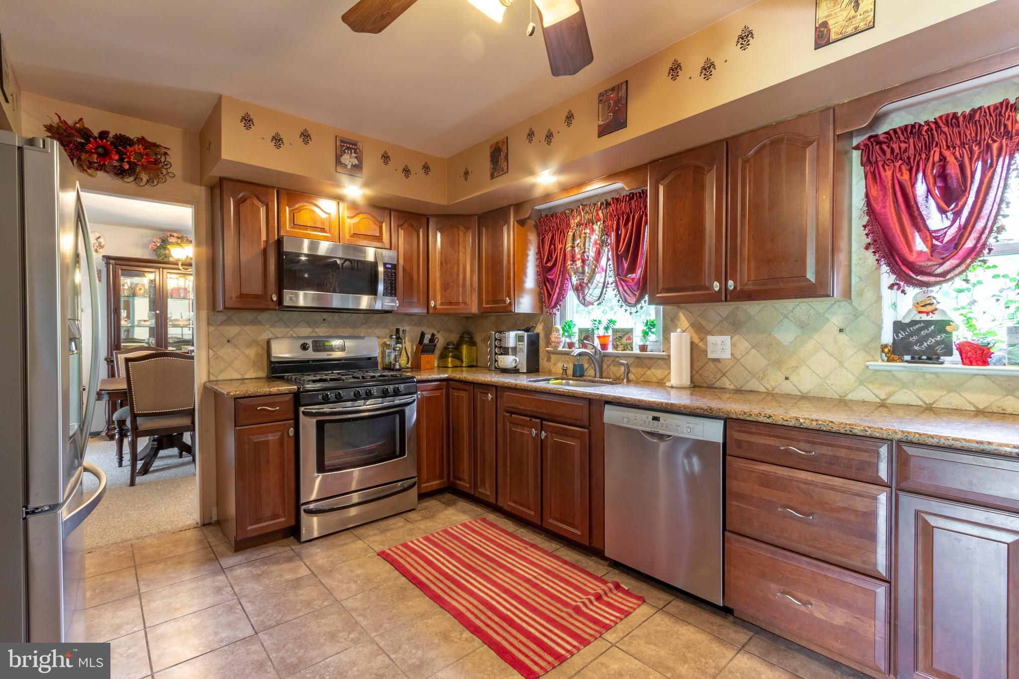 274 Centennial Road Warminster, PA 18974 - Photo 9 of 33