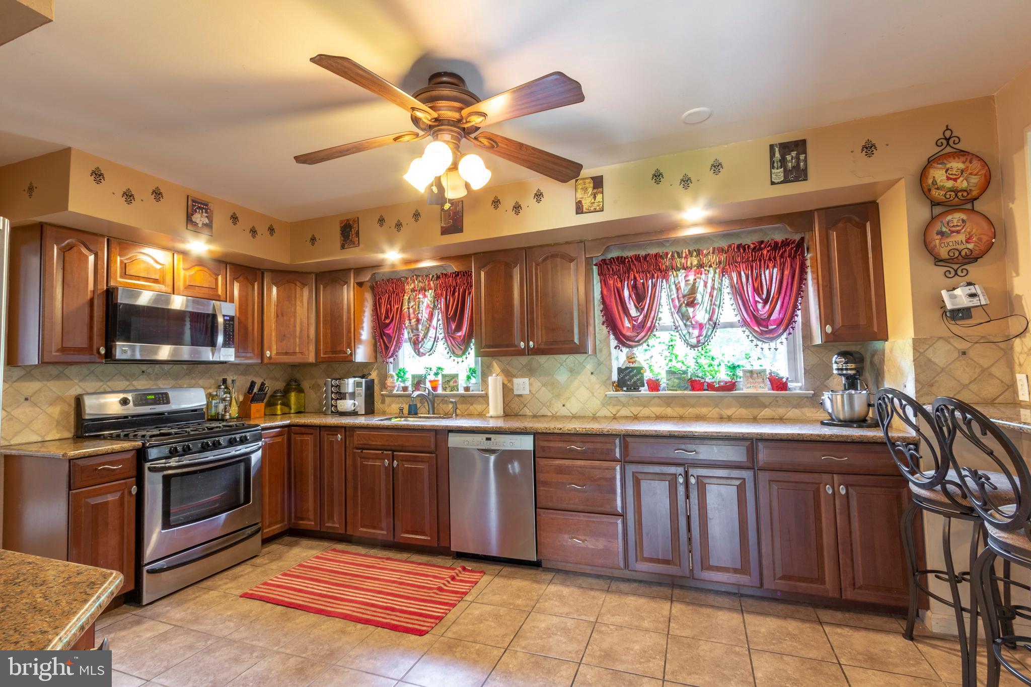 274 Centennial Road Warminster, PA 18974 - Photo 10 of 33