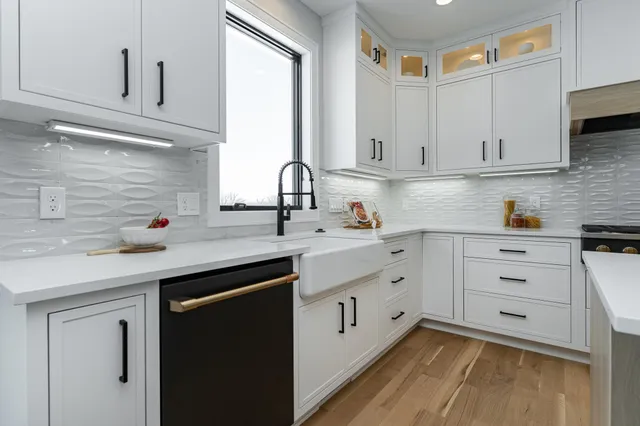 $1,320,000 | 2643 Timber Oaks Road Southwest, Rochester, MN 55902