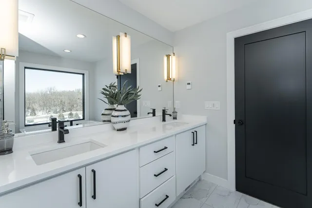 $1,320,000 | 2643 Timber Oaks Road Southwest, Rochester, MN 55902