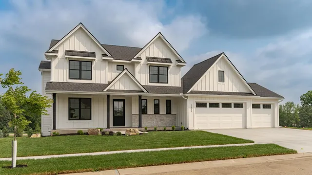 $1,320,000 | 2643 Timber Oaks Road Southwest, Rochester, MN 55902