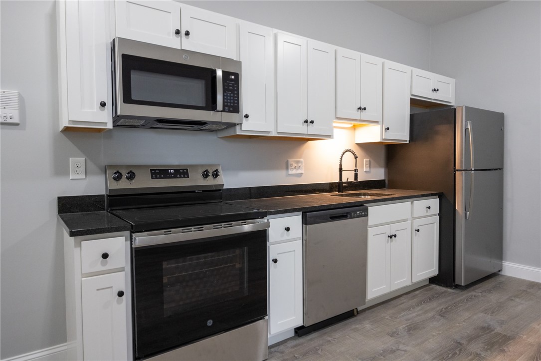 6899 Post Road, Unit 305 North Kingstown, RI 02852 - Photo 2 of 16 kitchen