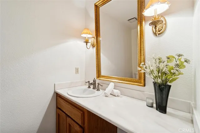 $1,450,000 | 25123 Barnhill Road, Saugus, CA 91350