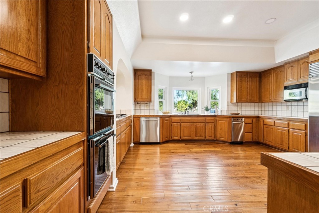 25123 Barnhill Road Saugus, CA 91350 - Photo 22 of 55