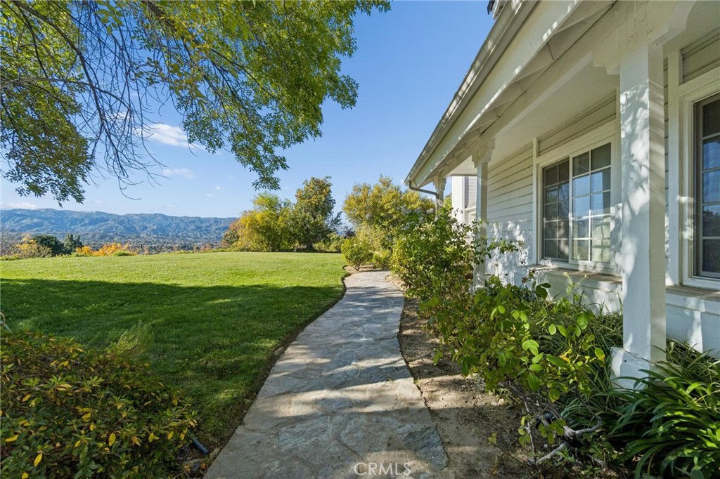 25123 Barnhill Road Saugus, CA 91350 - Photo 10 of 55