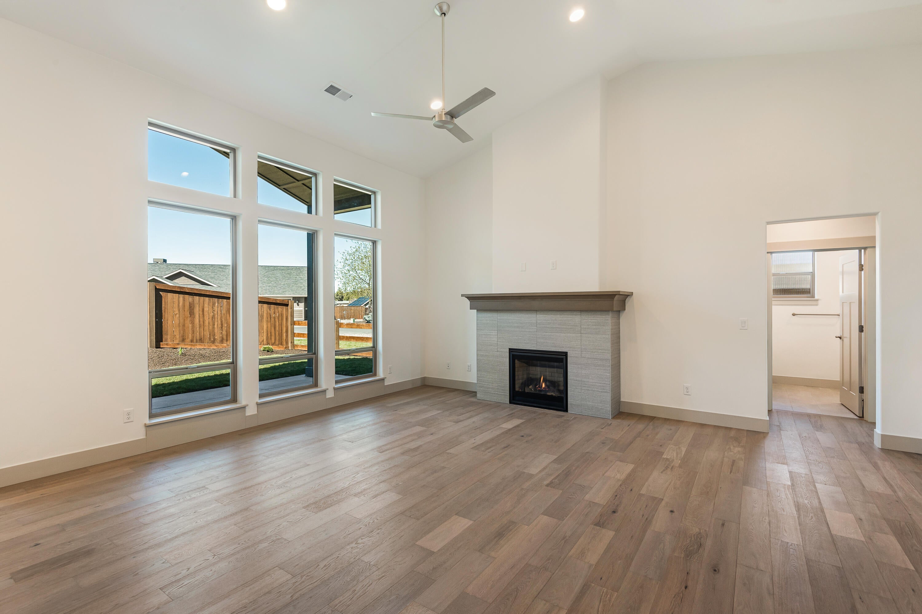 205 Northwest Saddle Ridge Loop Prineville, OR 97754 - Photo 4 of 25 05