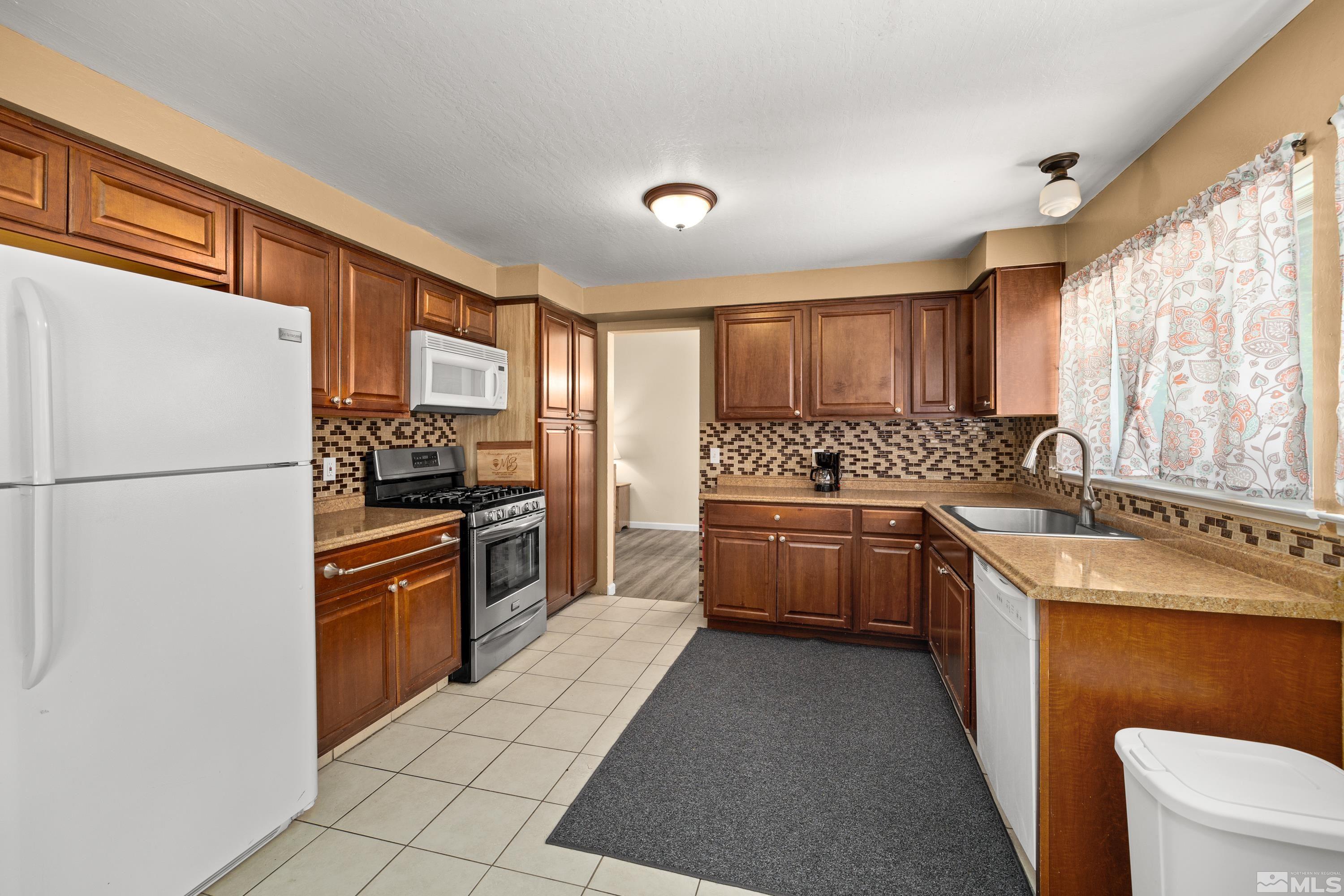 4331 Rio Poco Road Reno, NV 89502 - Photo 8 of 32 Photo 8