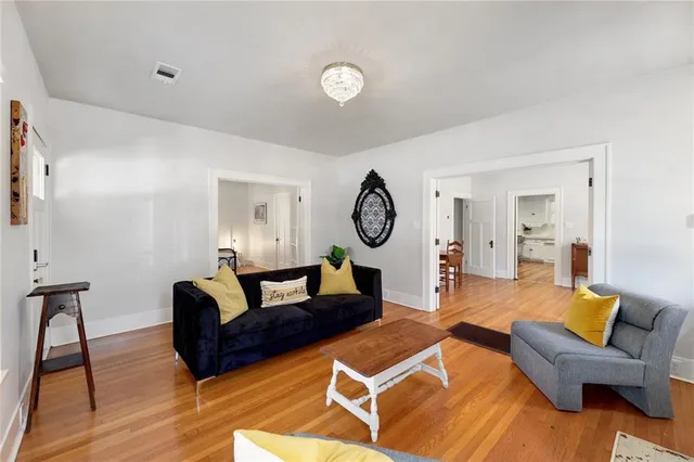 $3,200 | 1604 South Main Street, Georgetown, TX 78626