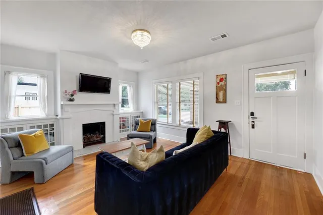 $3,200 | 1604 South Main Street, Georgetown, TX 78626