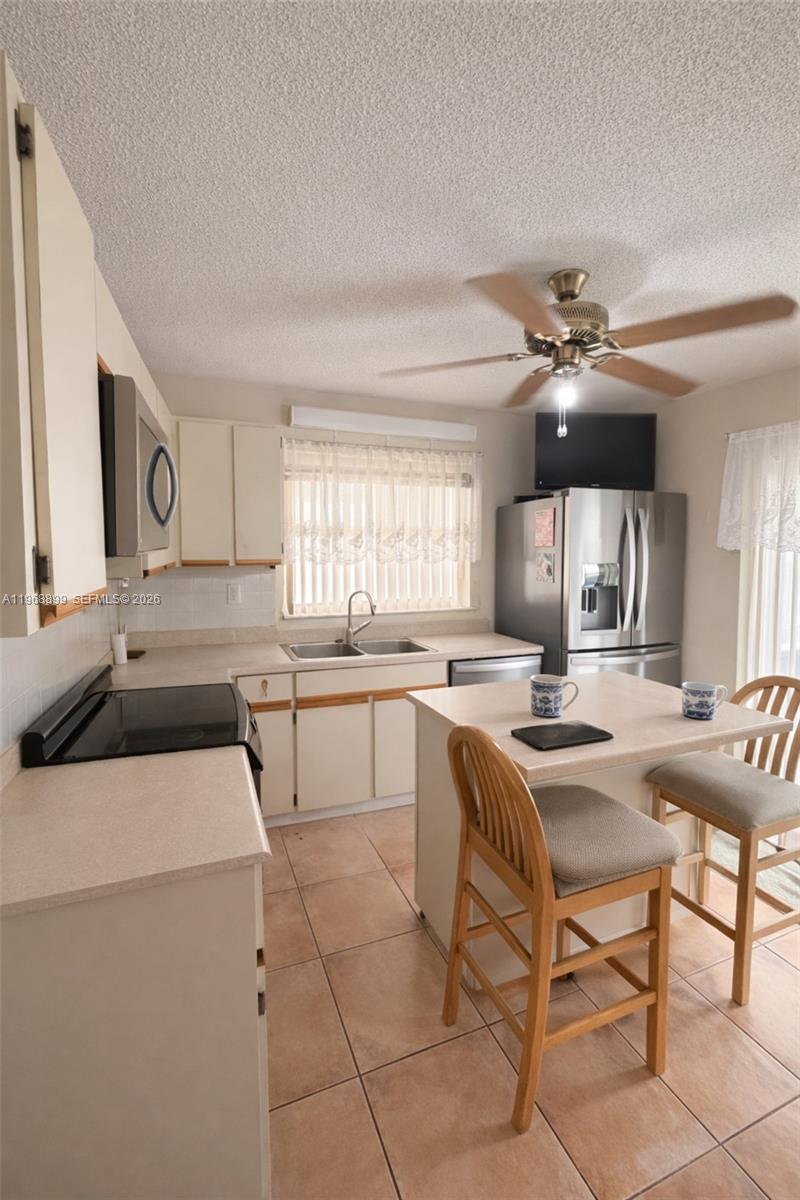 19804 Northwest 67th Court Hialeah, FL 33015 - Photo 12 of 23