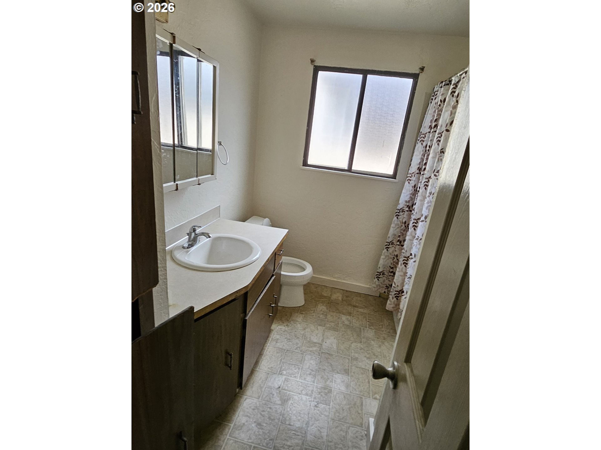 684-686 West Quinalt Street Springfield, OR 97477 - Photo 5 of 6