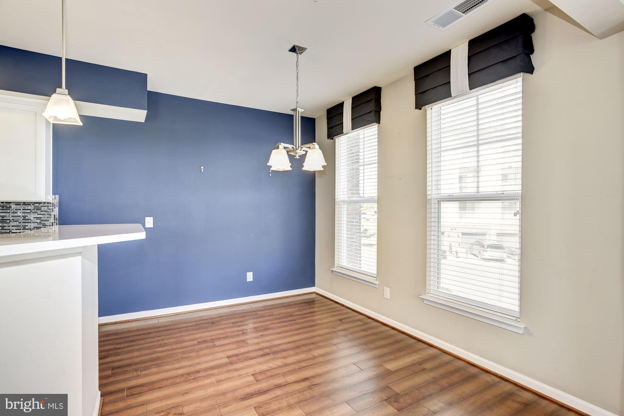 25253 Laureldale Terrace Chantilly, VA 20152 - Photo 13 of 39