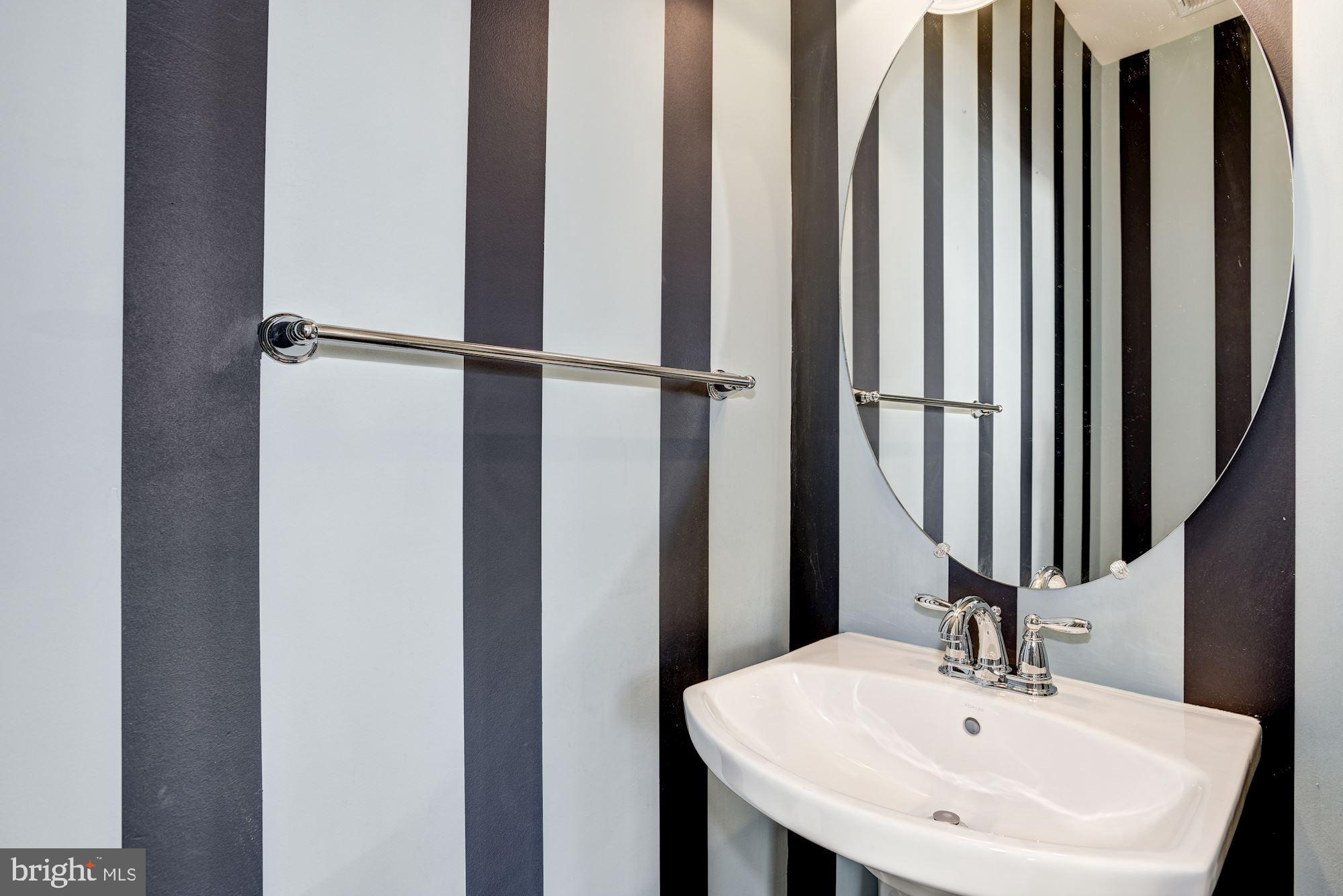 25253 Laureldale Terrace Chantilly, VA 20152 - Photo 20 of 39