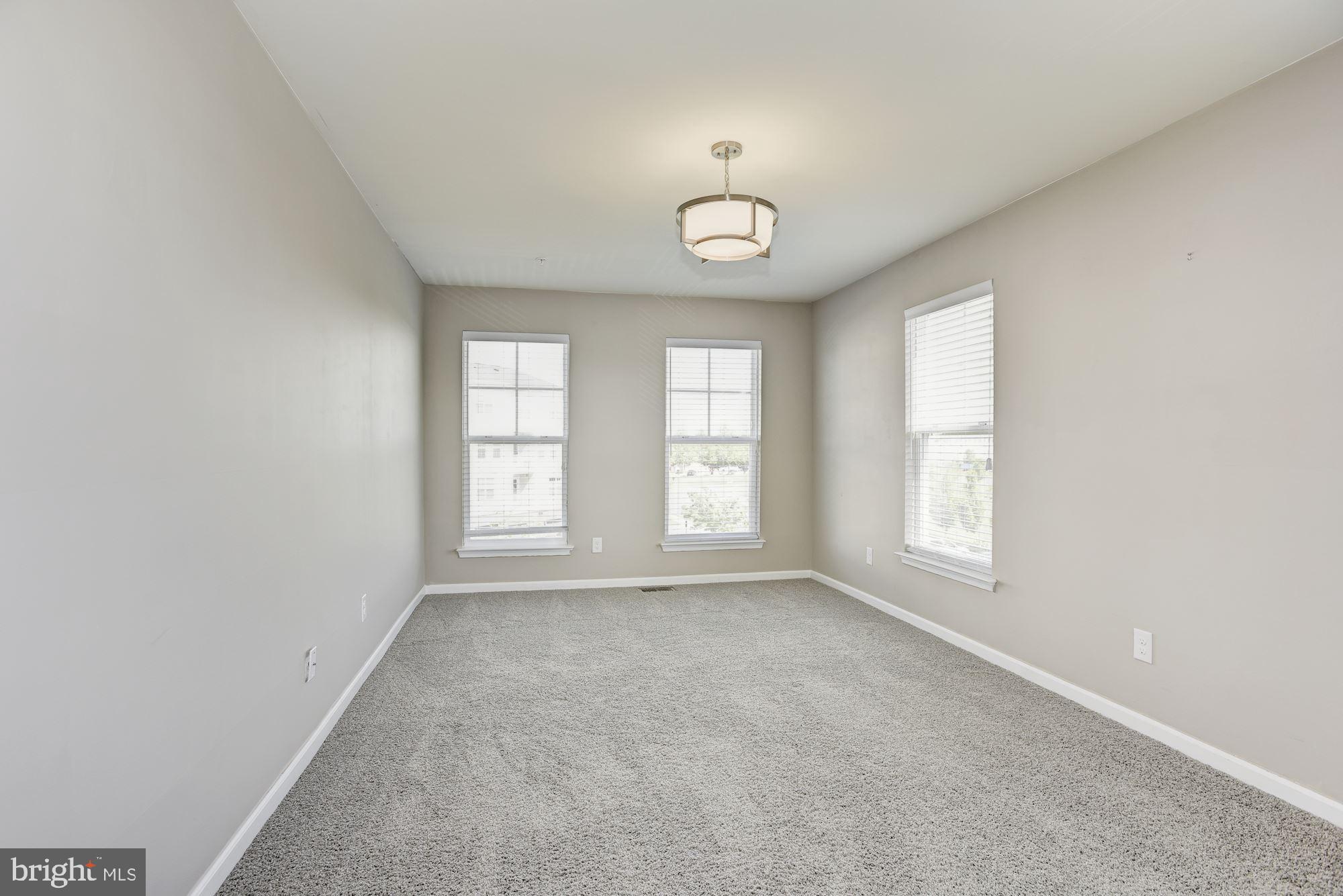 25253 Laureldale Terrace Chantilly, VA 20152 - Photo 26 of 39