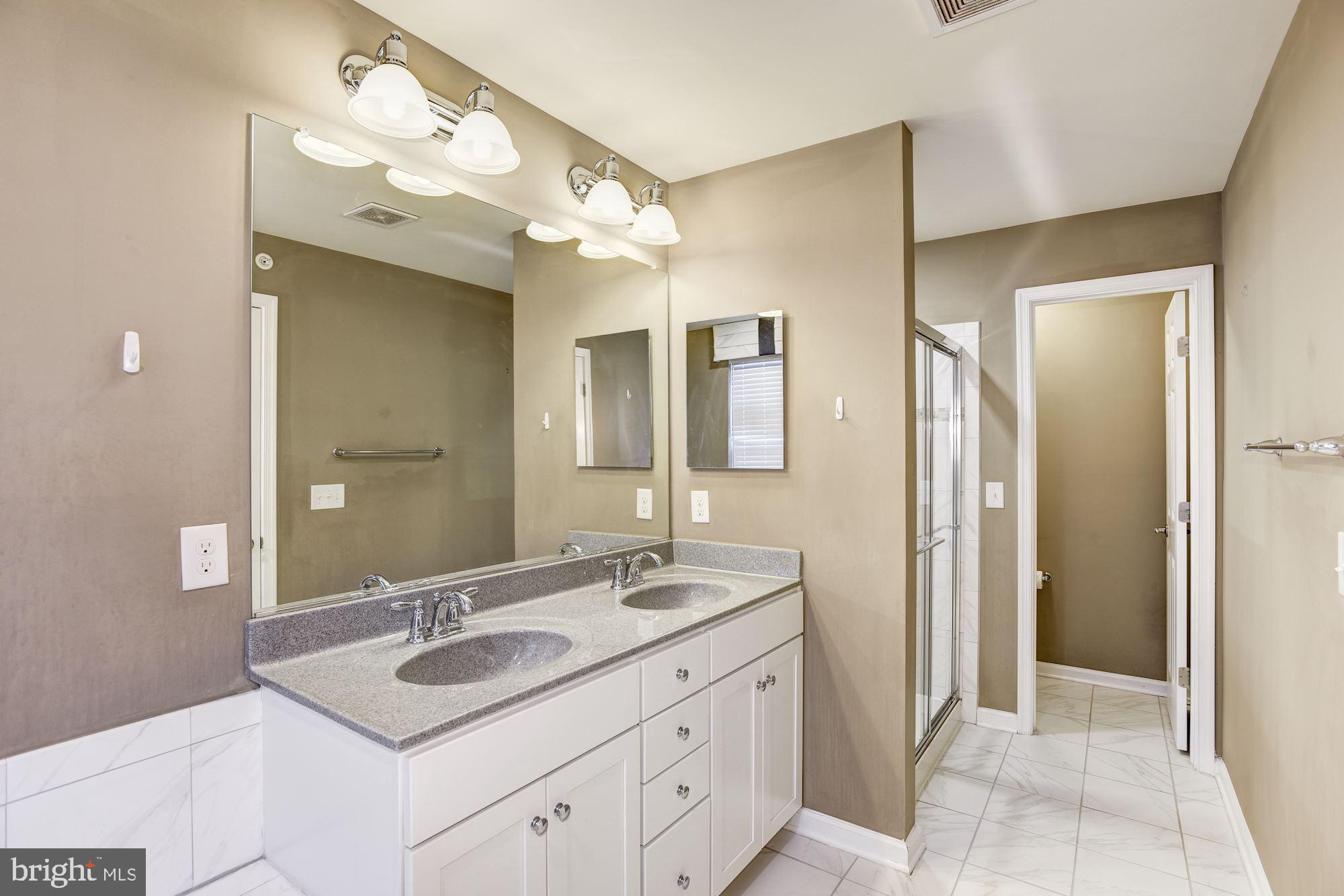 25253 Laureldale Terrace Chantilly, VA 20152 - Photo 34 of 39