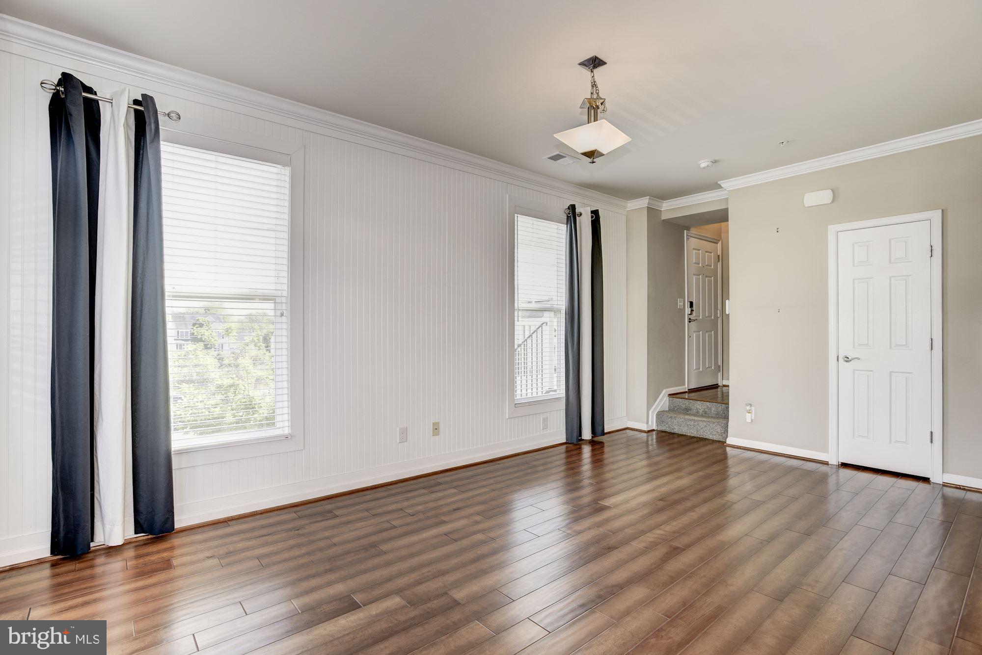 25253 Laureldale Terrace Chantilly, VA 20152 - Photo 7 of 39