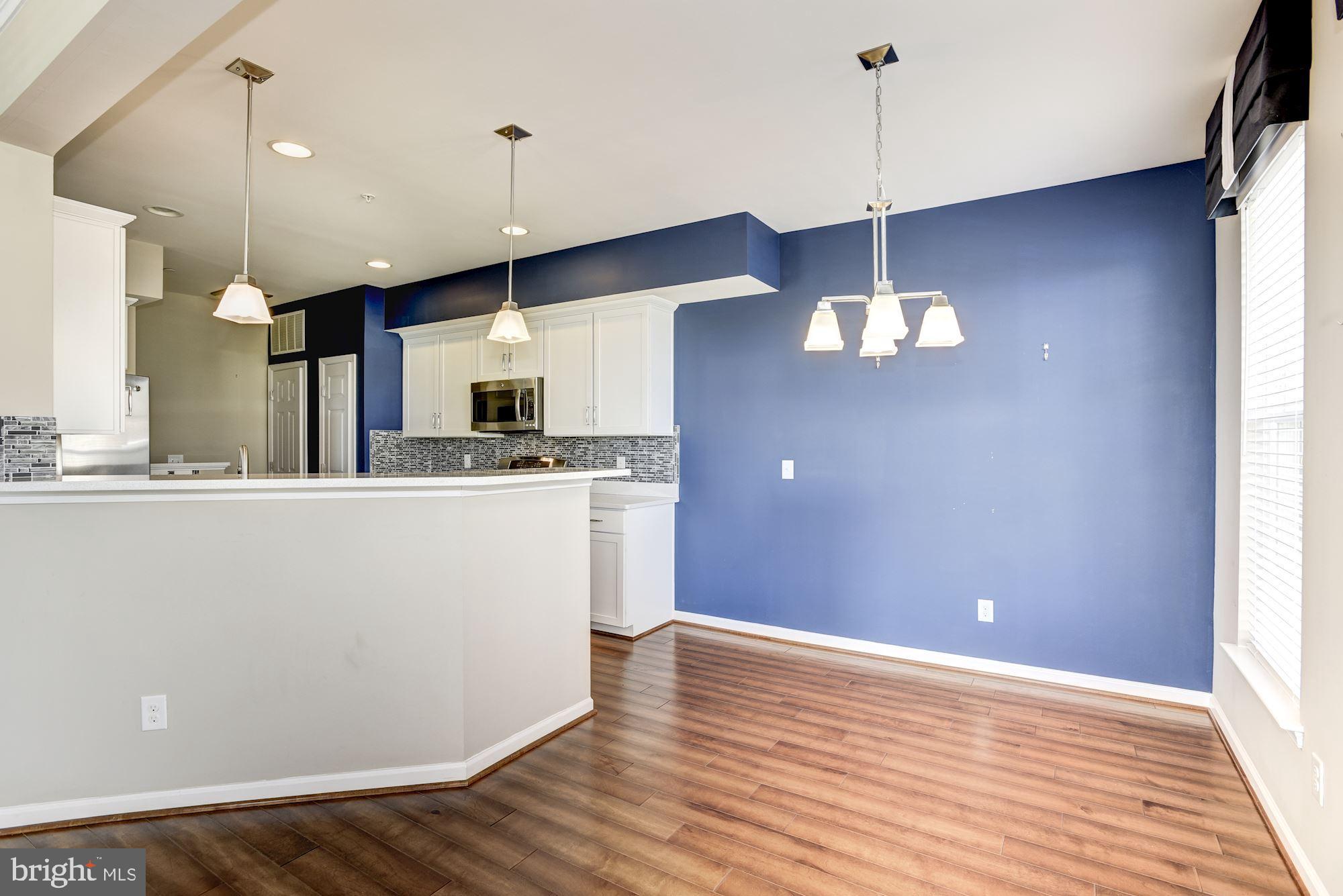 25253 Laureldale Terrace Chantilly, VA 20152 - Photo 8 of 39