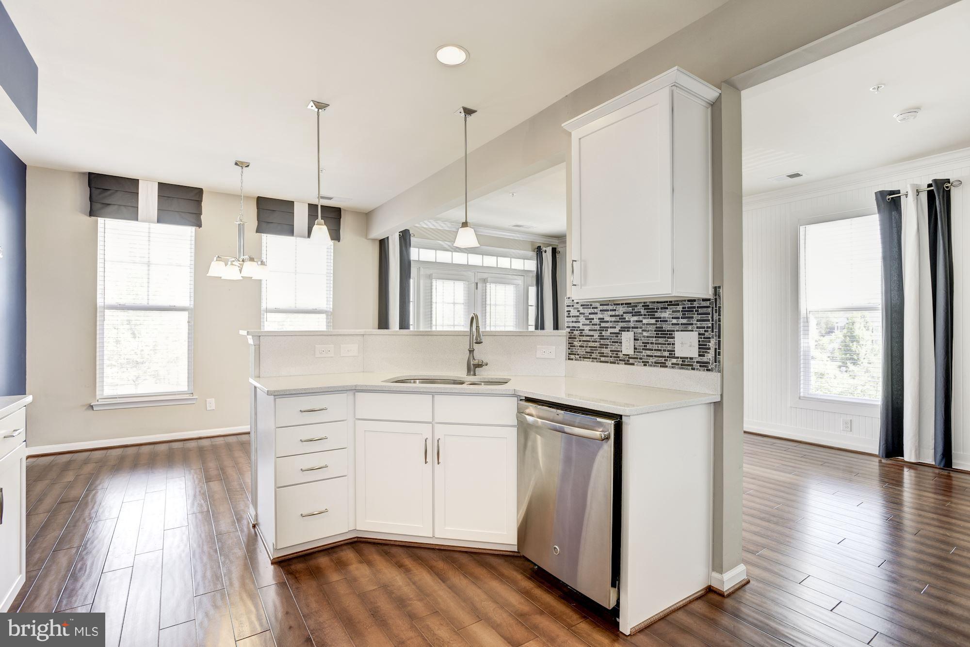 25253 Laureldale Terrace Chantilly, VA 20152 - Photo 10 of 39